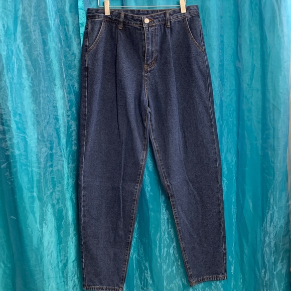 NWOT - SHEIN High Waist Mom Jeans (L) - Picture 3 of 7